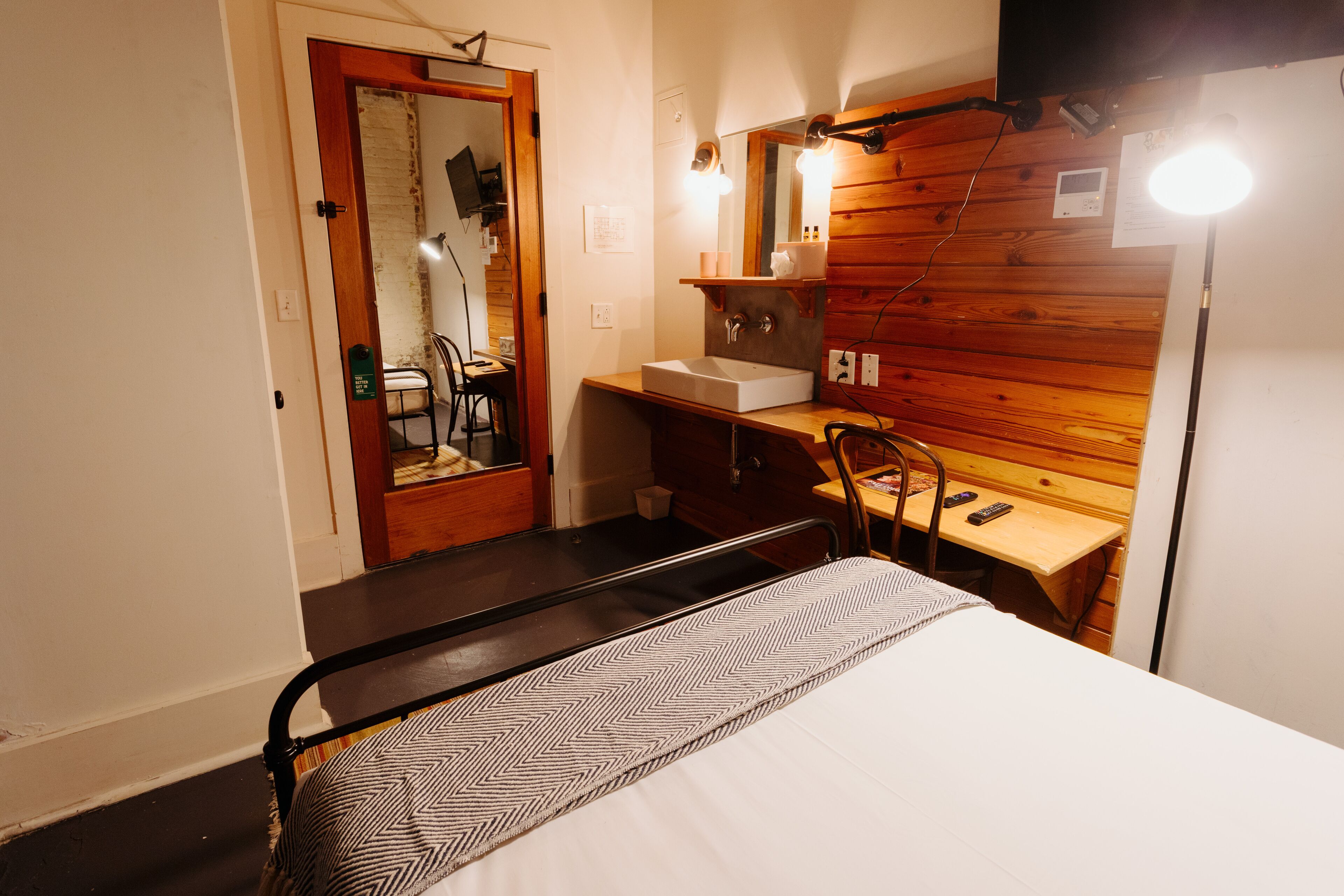 standard single room, 1 double bed | 3 bedrooms, free wifi, bed sheets