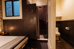 Standard Single Room, 1 Double Bed | Bathroom