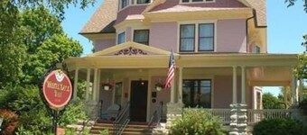 White Lace Inn