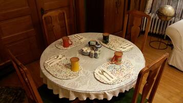 Free daily full breakfast