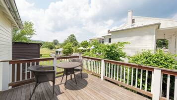 Romantic Room, 1 King Bed, Non Smoking (The Cottage) | 1 bedroom, premium bedding, individually decorated