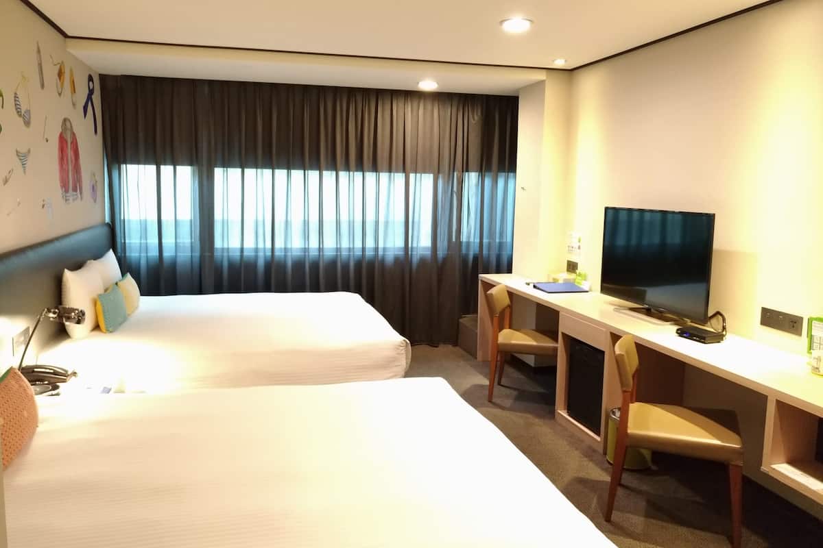 1 bedroom, premium bedding, down duvets, in-room safe