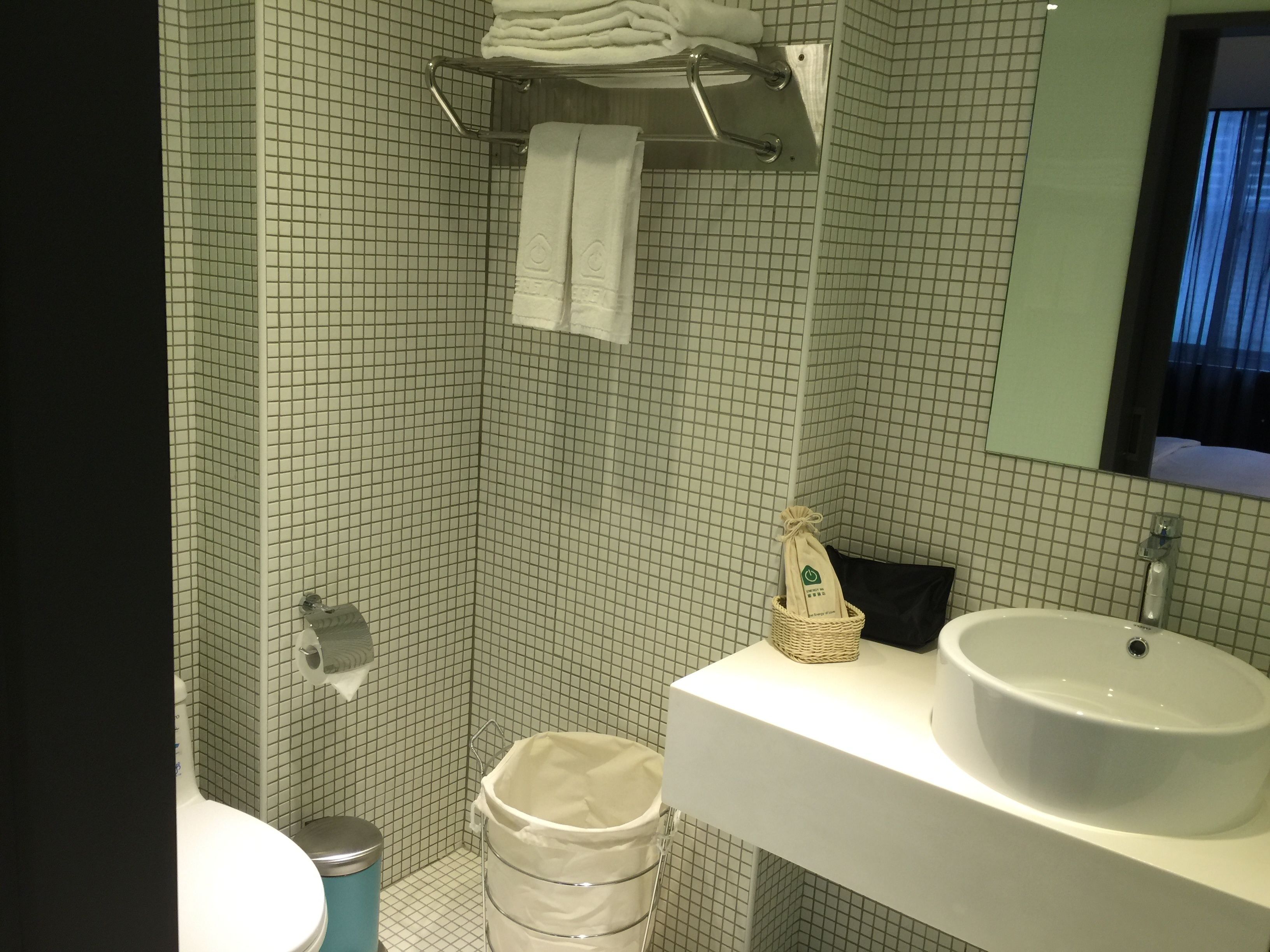 deluxe double room | bathroom | free toiletries, hair dryer, slippers, towels