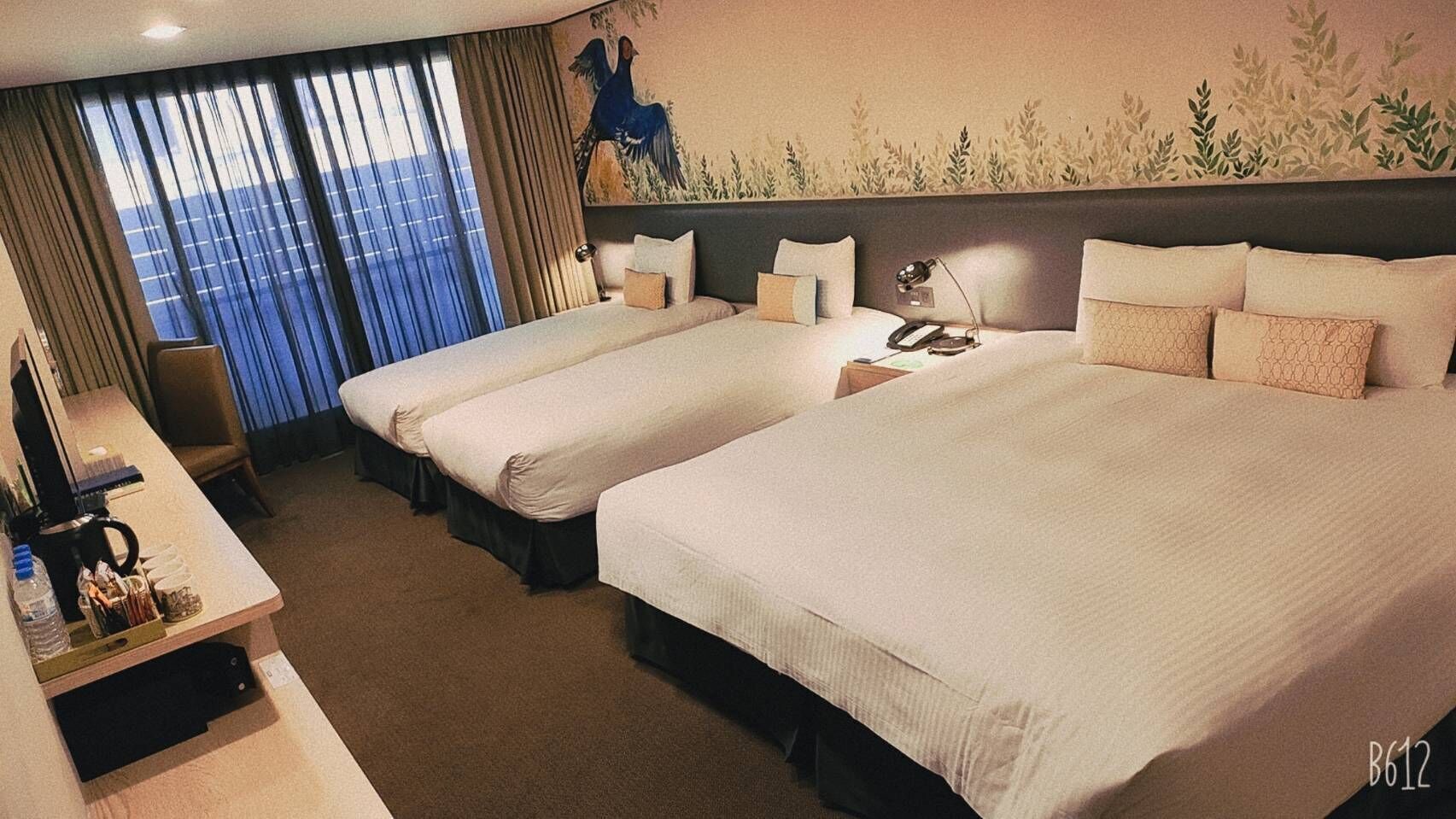 Premium bedding, down comforters, in-room safe, individually decorated