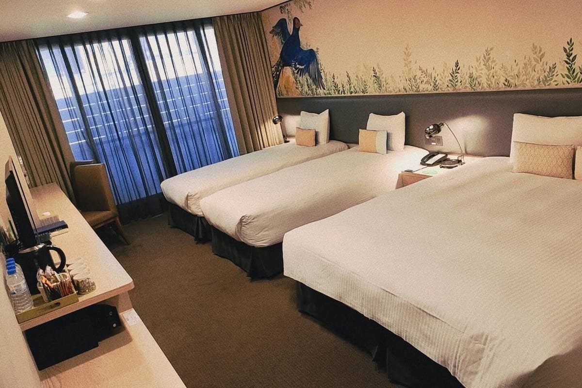 1 bedroom, premium bedding, down duvets, in-room safe