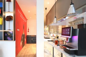 Restaurant - Moritz Biz Gandaria (Jakarta)