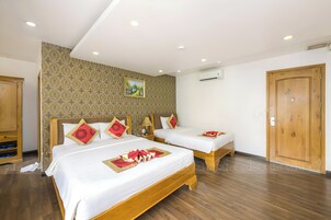 Minibar, in-room safe, blackout curtains, free WiFi