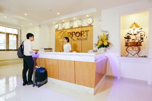Check-in-/Check-out-Schalter