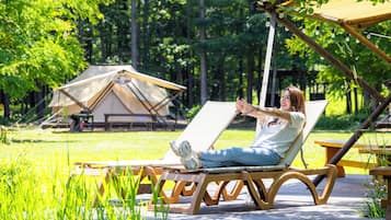 Tent | Individually decorated, desk, free rollaway beds, free WiFi