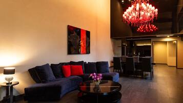 Presidential Suite | Individually decorated, desk, free rollaway beds, free WiFi