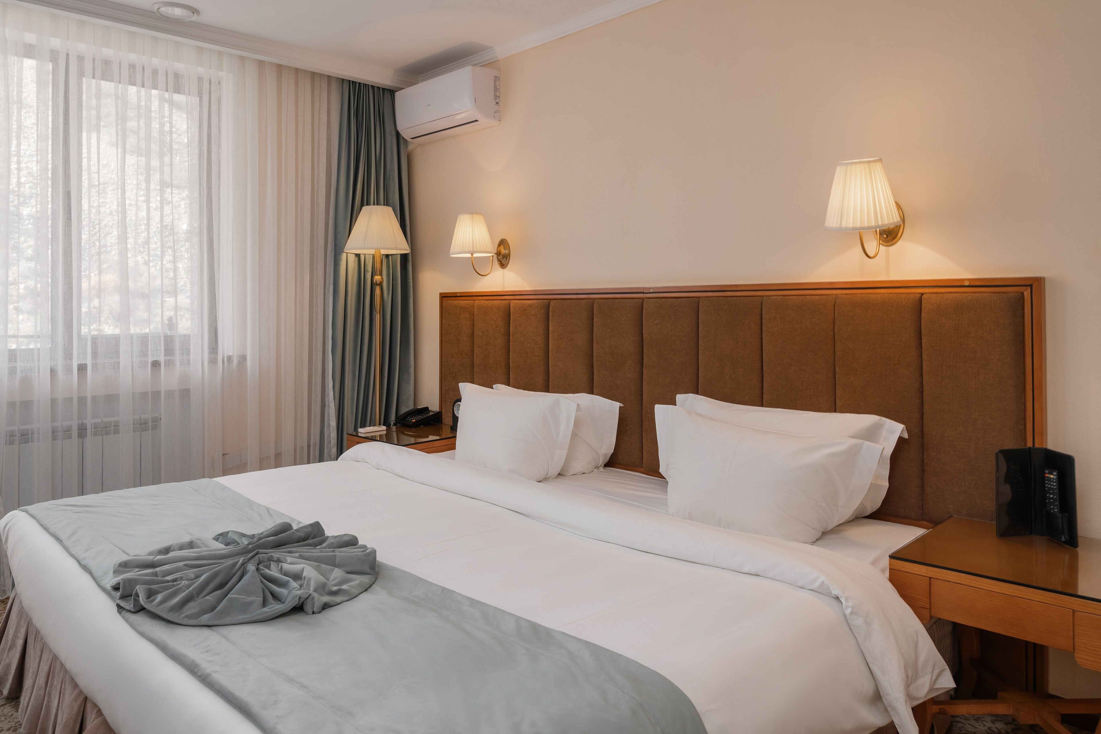 Premium bedding, in-room safe, desk, soundproofing