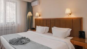 Premium bedding, in-room safe, desk, soundproofing