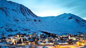 Fassade der Unterkunft – Abend/Nacht