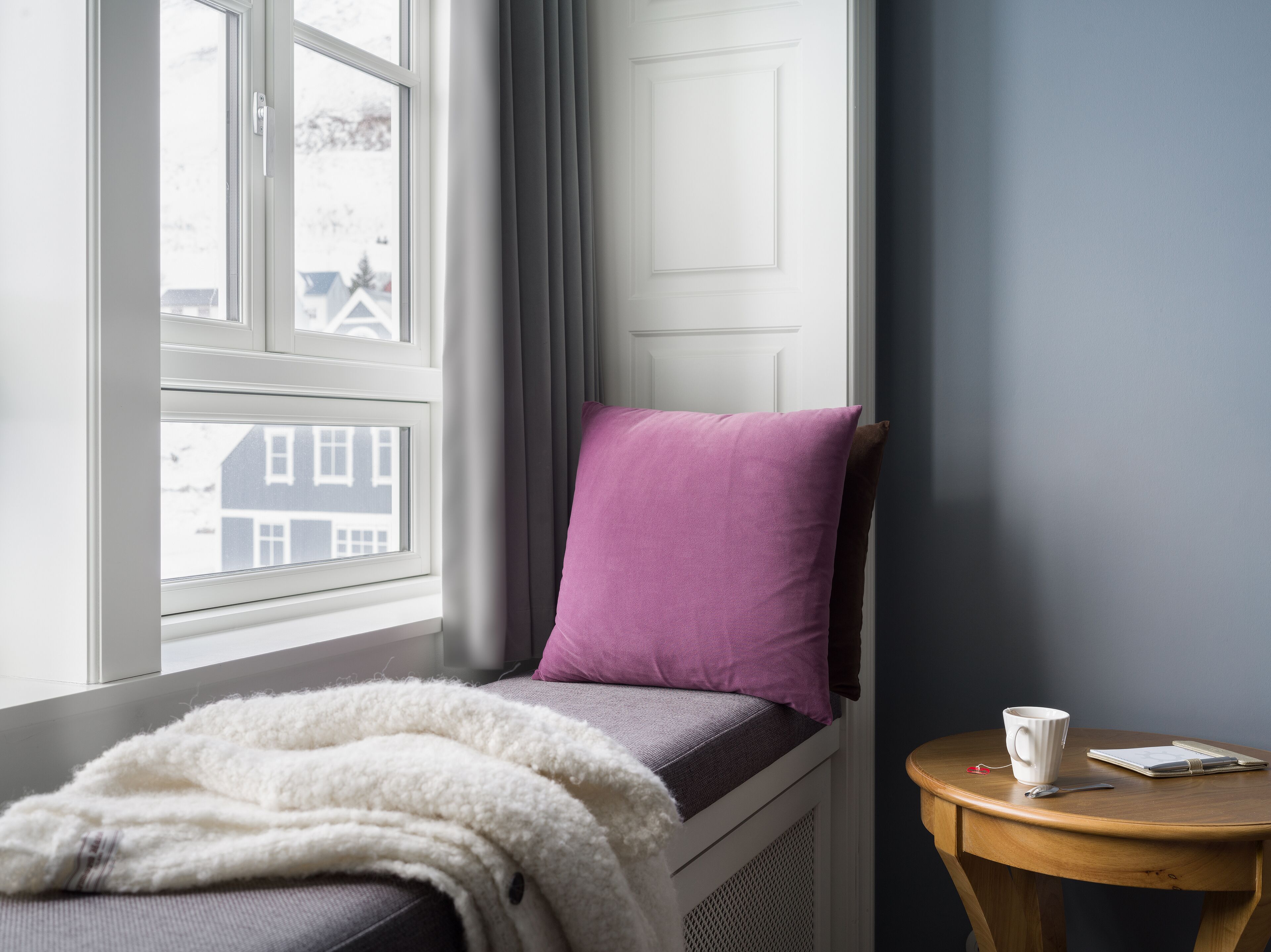 in-room safe, desk, laptop workspace, blackout curtains