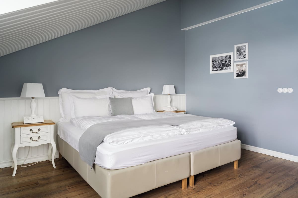 Chambre Standard Double ou avec lits jumeaux | Coffres-forts dans les chambres, bureau