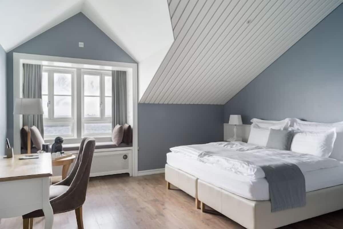 In-room safe, desk, laptop workspace, blackout curtains