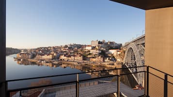 Departamento, 2 habitaciones, balcón (D. Luís) | Balcón
