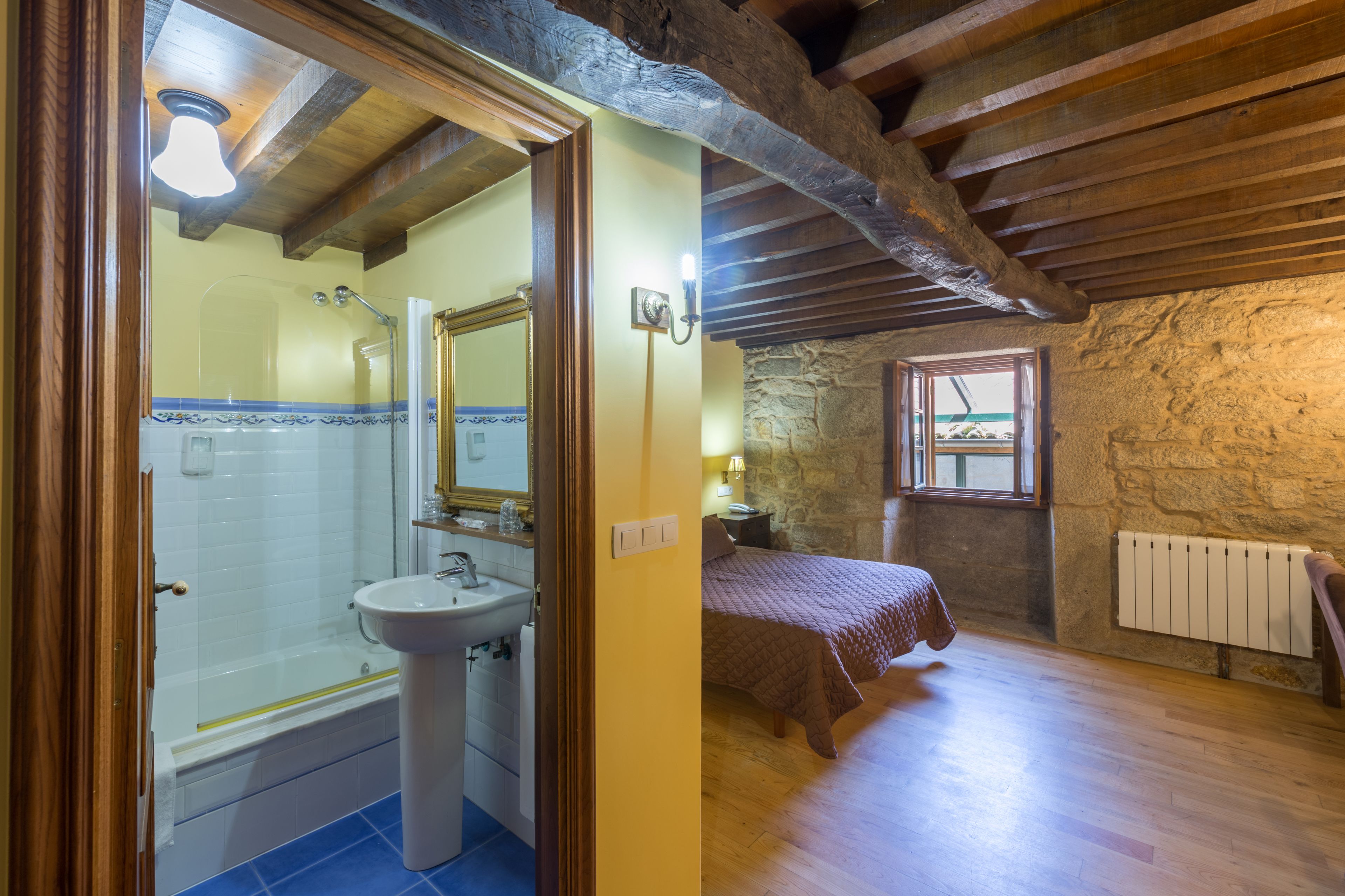 triple room | 1 bedroom, desk, blackout curtains, cots/infant beds