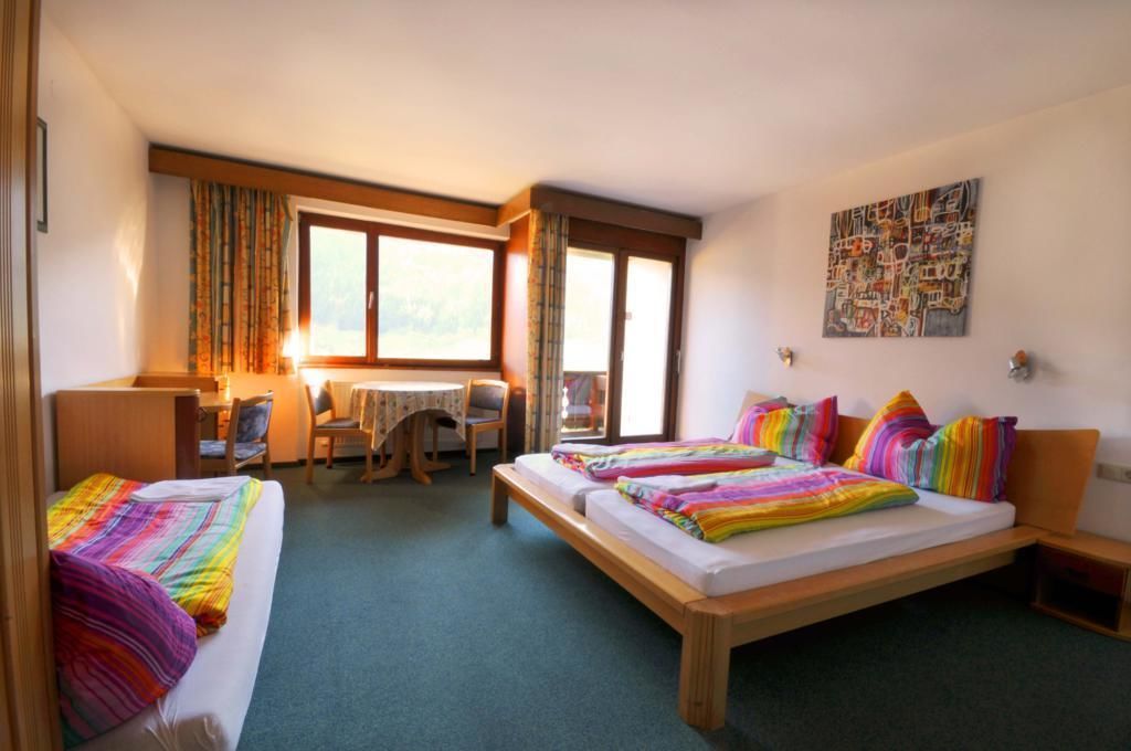 Standard Apartment, 1 Bedroom, Mountain View | Desk, free cribs/infant beds, free WiFi, bed sheets