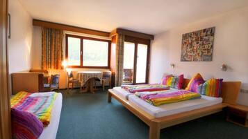 Standard Apartment, 1 Bedroom, Mountain View | Desk, free cribs/infant beds, free WiFi, bed sheets