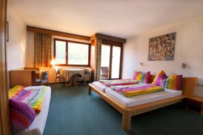 Standard-Apartment, 1 Schlafzimmer, Bergblick | Schreibtisch, kostenlose Babybetten, kostenloses WLAN, Bettwäsche