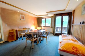 Appartement, 2 chambres, vue montagne (Large) | Coin séjour