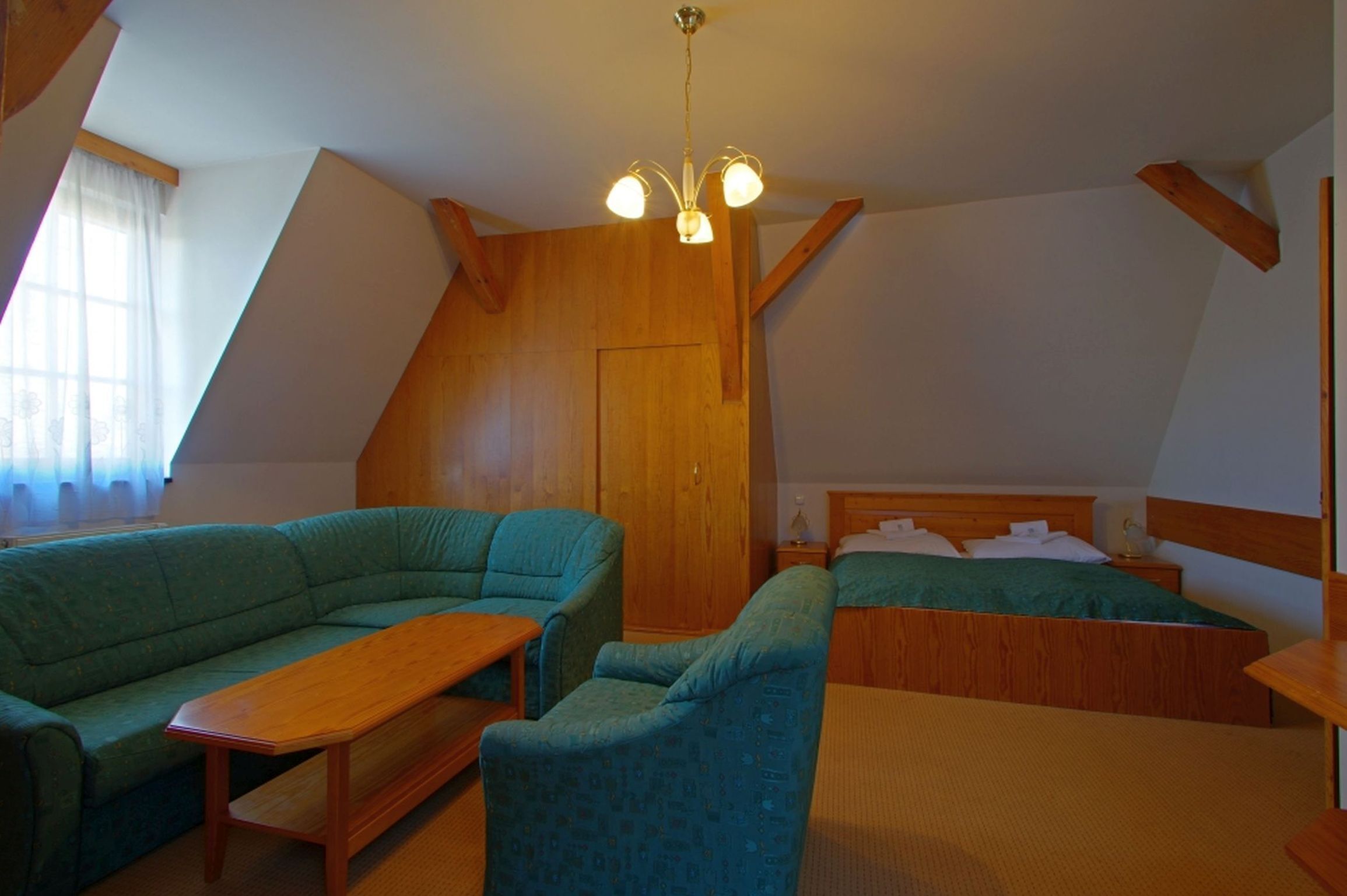 apartment, 2 bedrooms | minibar, desk, iron/ironing board, free wifi