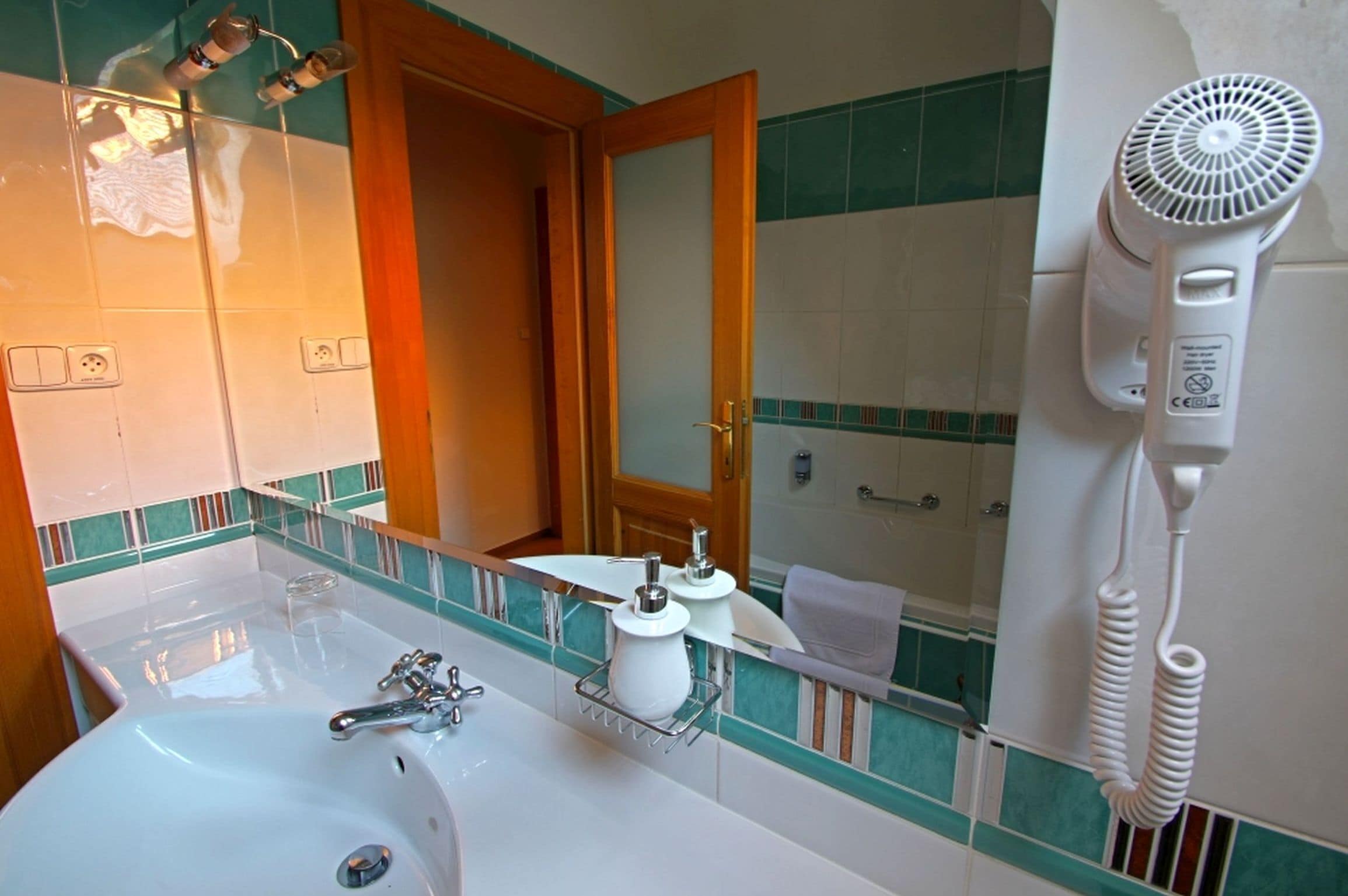 apartment, 2 bedrooms | minibar, desk, iron/ironing board, free wifi