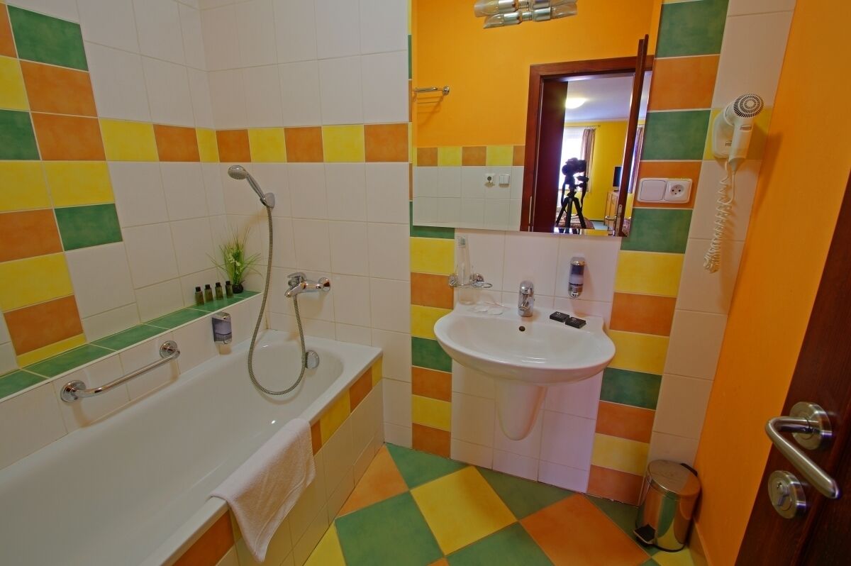 Free toiletries, hair dryer, towels