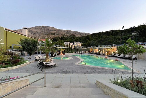 Alexander Mountain Resort