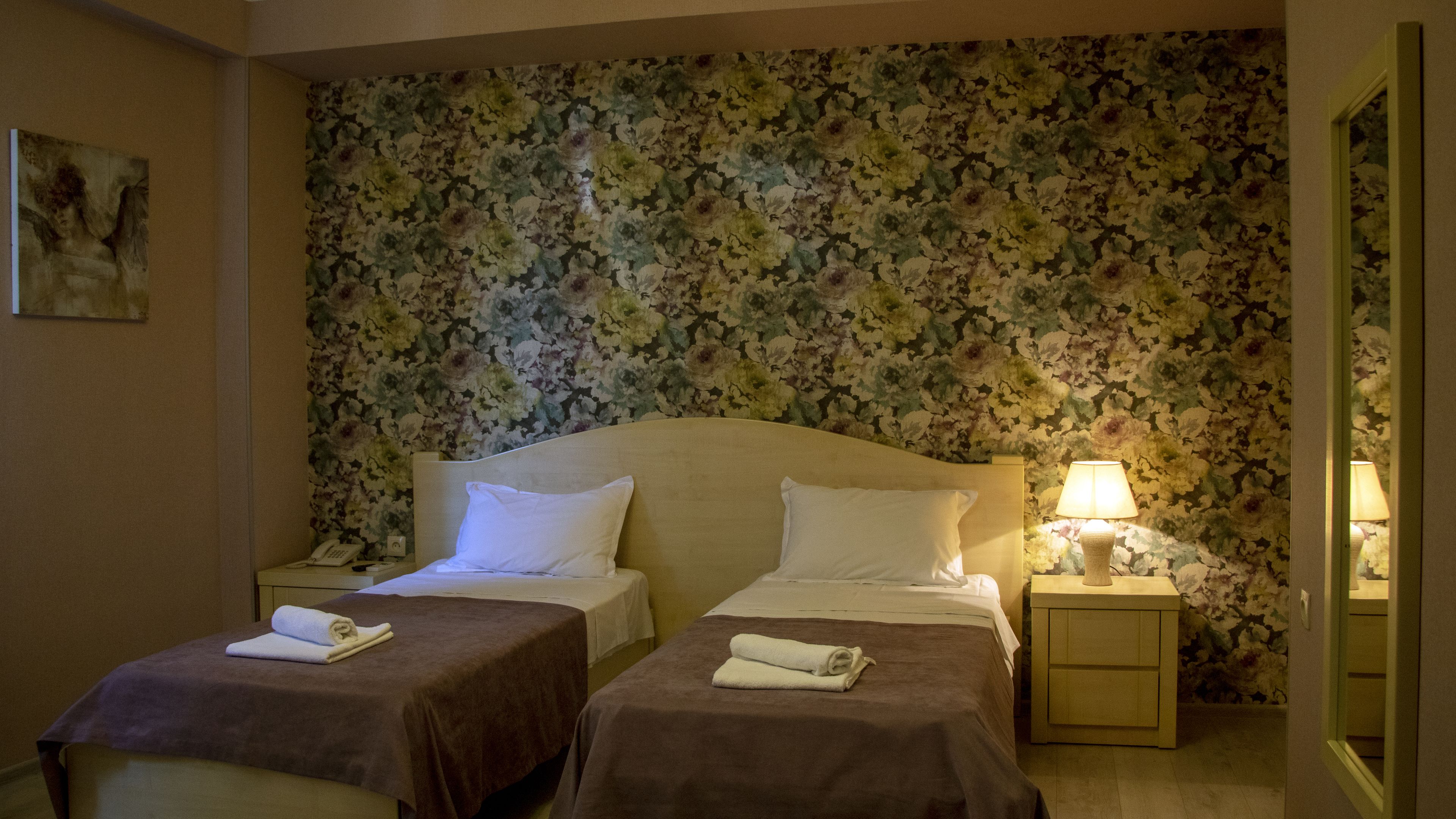 standard twin room | minibar, individually decorated, desk, blackout curtains