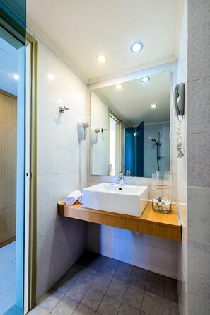 Bathroom sink - Afandou Beach (Rhodes)