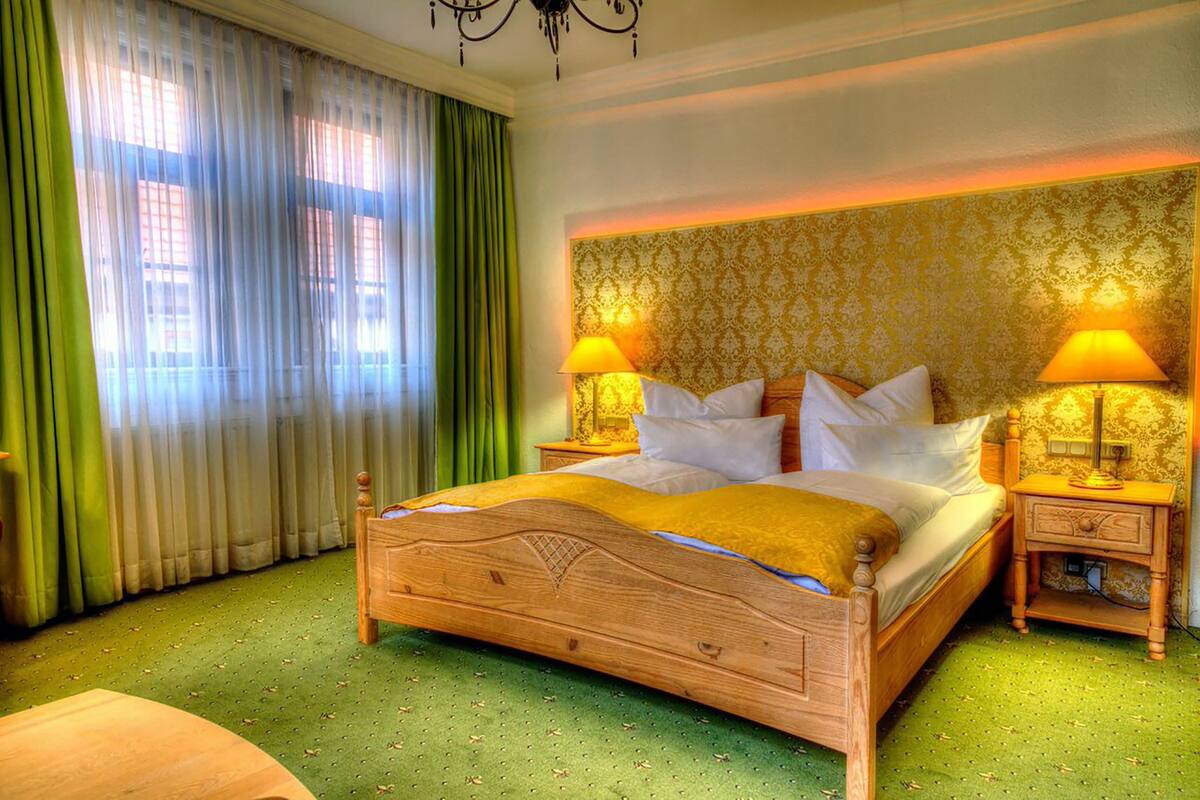 Deluxe Double Room | Free minibar items, desk, free cots/infant beds, rollaway beds
