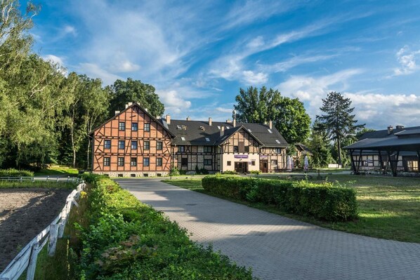 Exterior - Folwark Książęcy (Osiecznica)