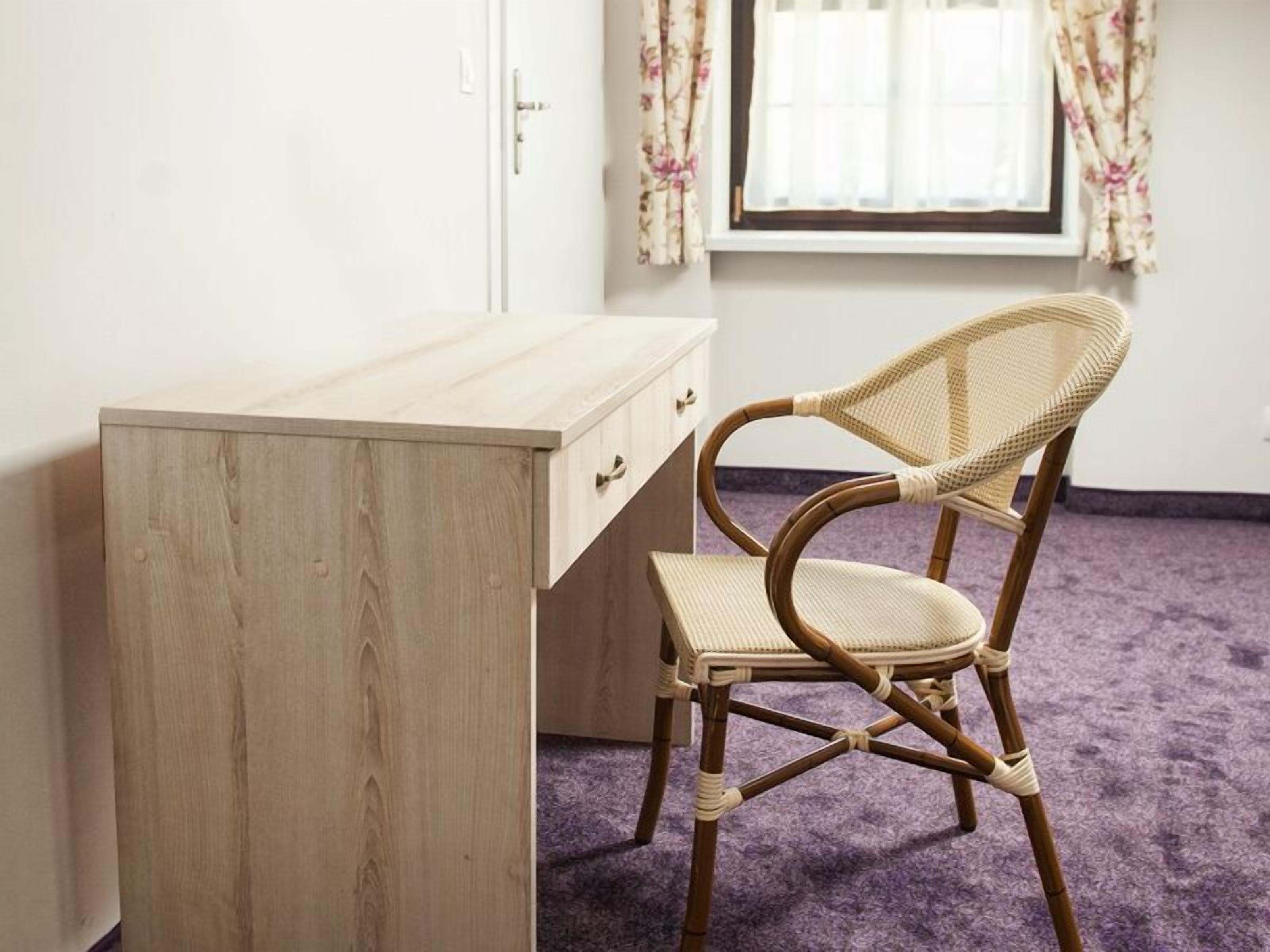 classic single room | room amenity