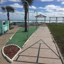Mini-golf