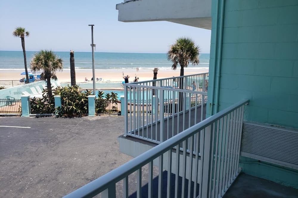 The Seascape Inn
