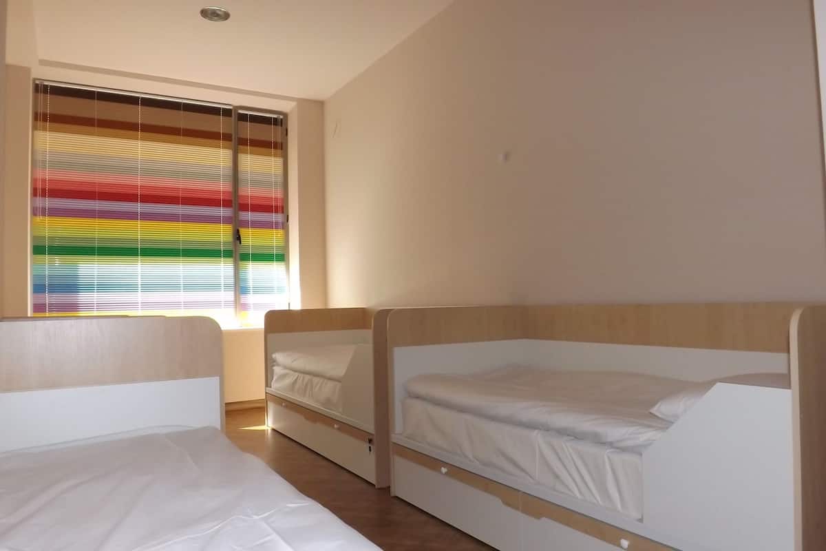 Economy Shared Dormitory, 1 Bedroom, Private Bathroom, Ground Floor | Egyptian cotton sheets, pillowtop beds, desk, blackout drapes