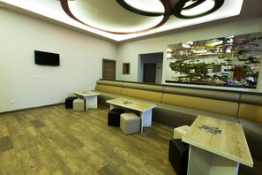 Reception - Holiday Hostel (Yerevan)