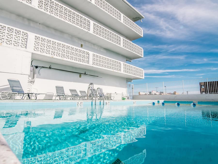 Kolam renang outdoor