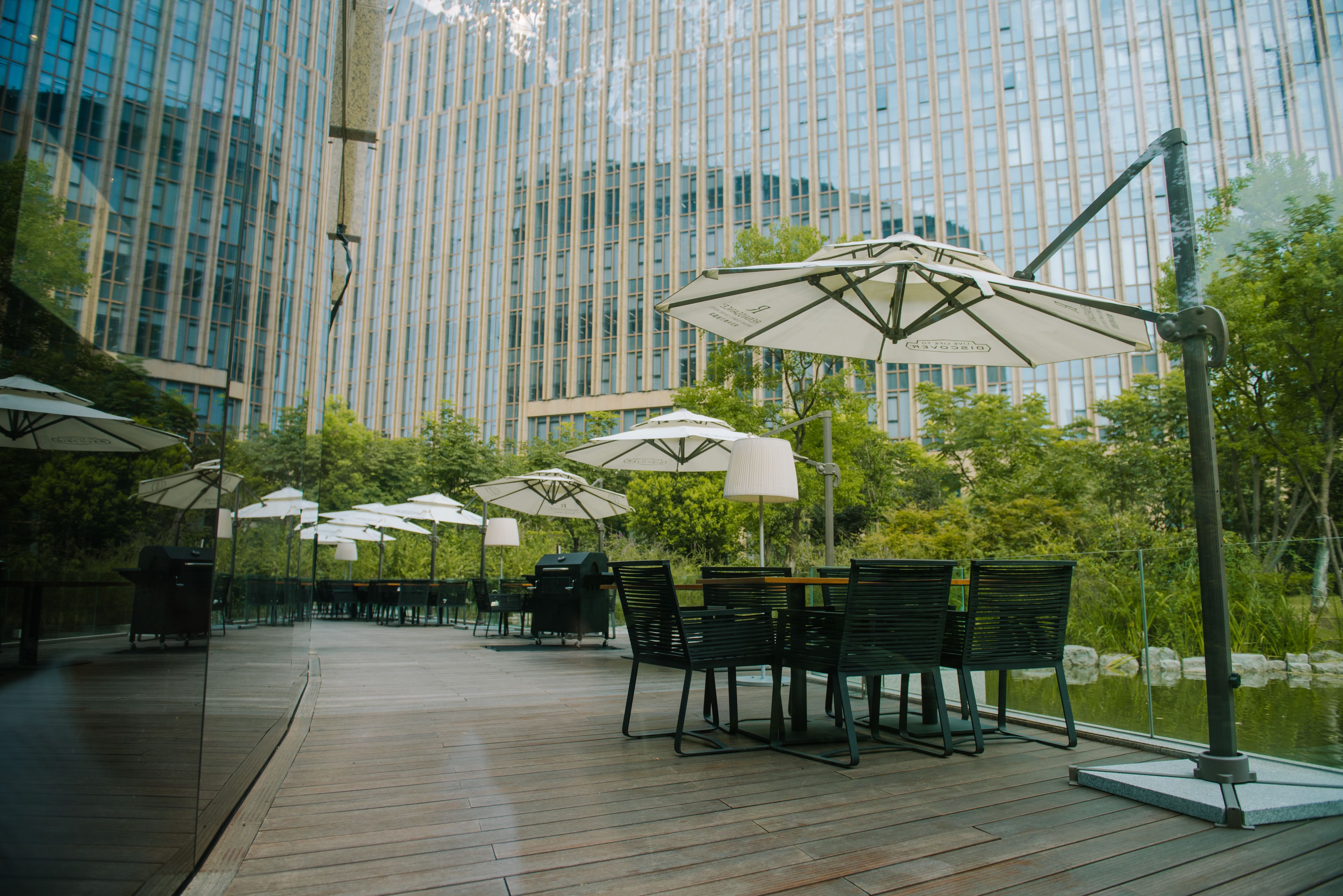 1 bedroom, Egyptian cotton sheets, premium bedding, down duvets