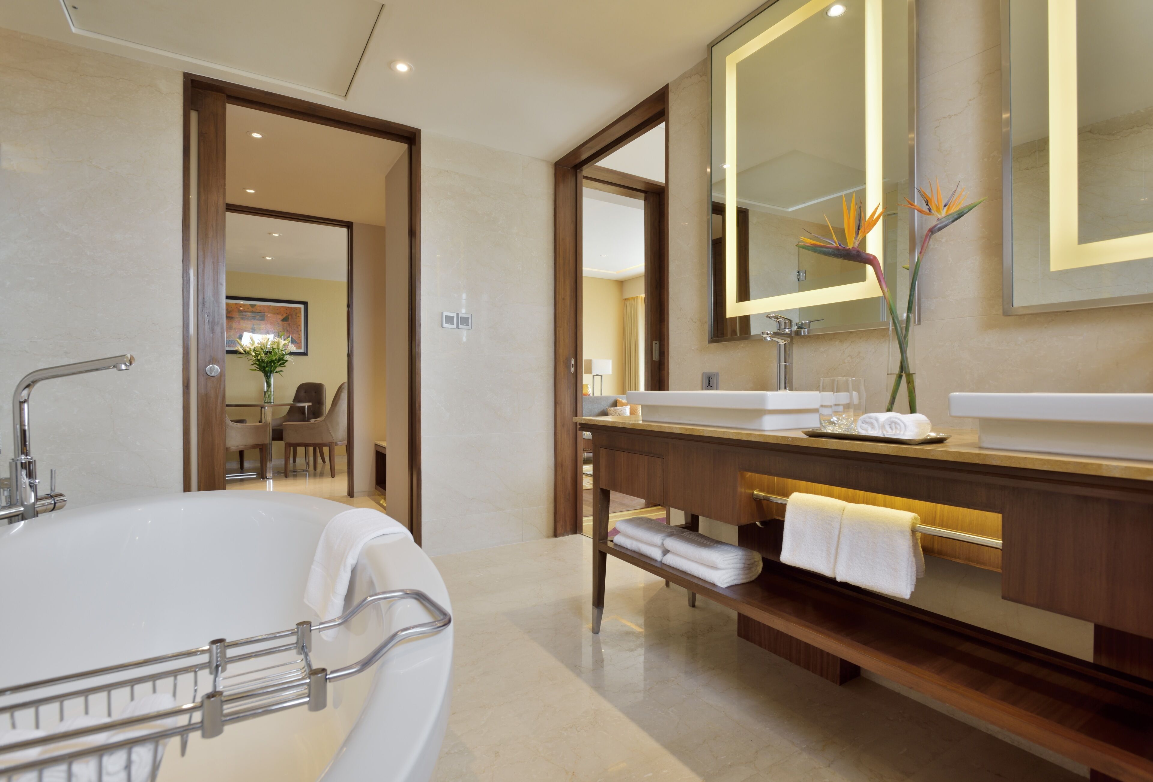 suite, 1 bedroom, city view | bathroom | shower, designer toiletries, hair dryer, bathrobes