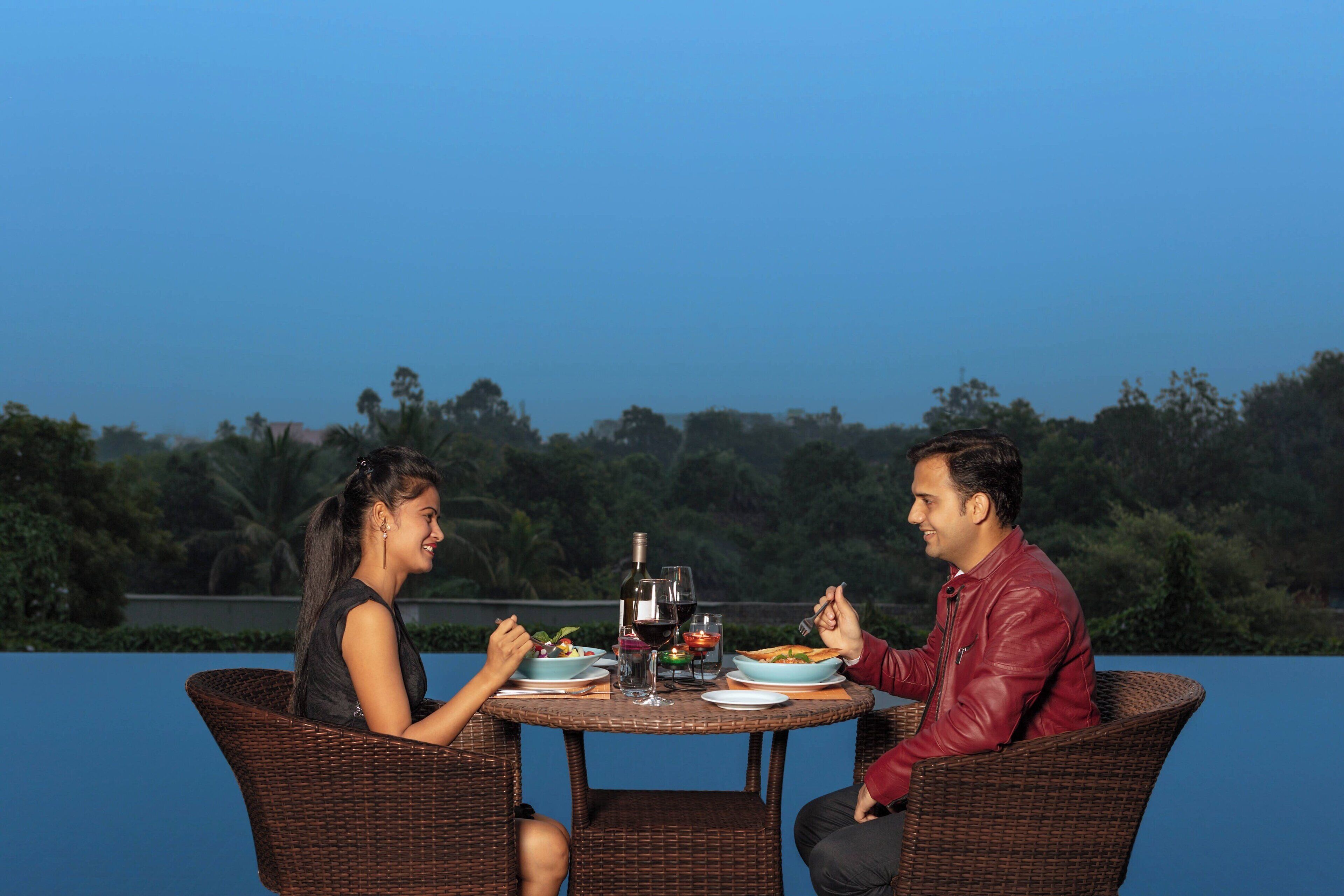 outdoor pool, open 6:00 am to 8:00 pm, pool loungers