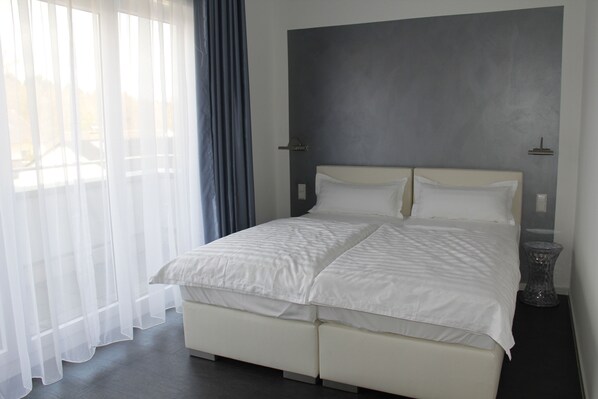Business Apartment, 2 Bedrooms (2 Twin Beds/ Box-Spring Beds 1.80m + 1 Sofabed 1.80m for 2 people ) 