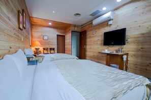 Desk, free WiFi, bed sheets - SongYuan Hotel (Lugu)