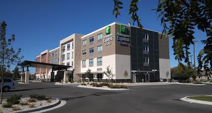 Holiday Inn Express & Suites Boise Airport by IHG
