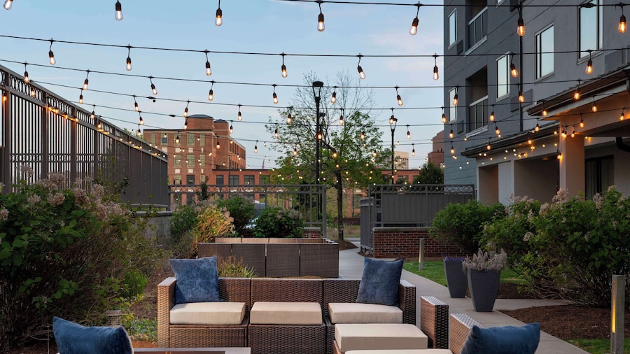 Hampton Inn & Suites Worcester