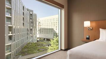 Caja de seguridad en la habitación y escritorio