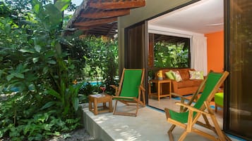 Luxury Suite, Garden View | Hypo-allergenic bedding, pillowtop beds, in-room safe