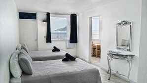 Grand Room, Refrigerator & Microwave, Ocean View - The Wave Hotel (Vieques)
